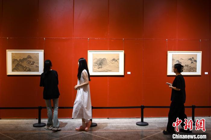 现代中国画学术恭请展暨昆明学院美术与艺术设计学院2024出色结业生着作展揭幕  第6张