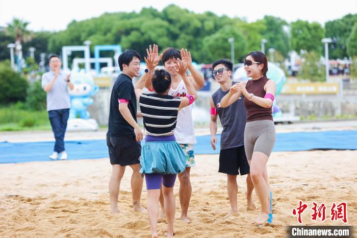 杭甬双城青年玩转沙排 以海洋运动为媒增进友谊  第4张