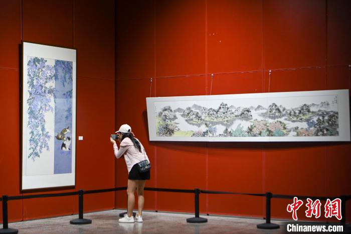 现代中国画学术恭请展暨昆明学院美术与艺术设计学院2024出色结业生着作展揭幕  第1张