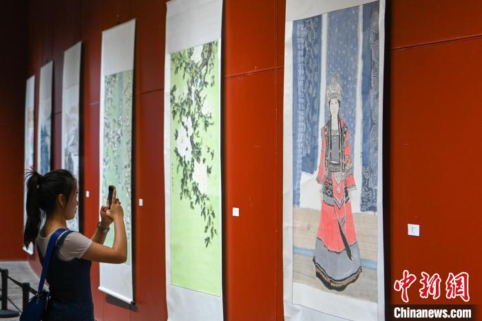 现代中国画学术恭请展暨昆明学院美术与艺术设计学院2024出色结业生着作展揭幕  第4张