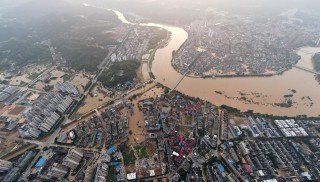 湖南平江暴雨致36万余人受灾，新城区接近一半被淹