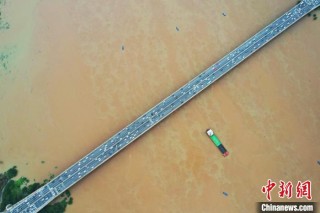 “湘江2024年第2号洪水”构成 长沙橘子洲亲水平台被淹